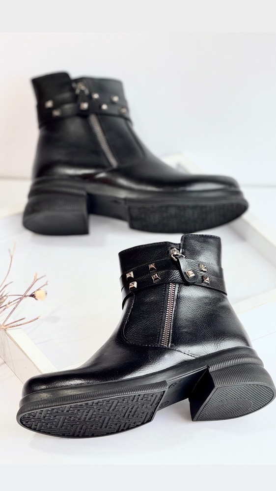 بوت گلدیس نگینی