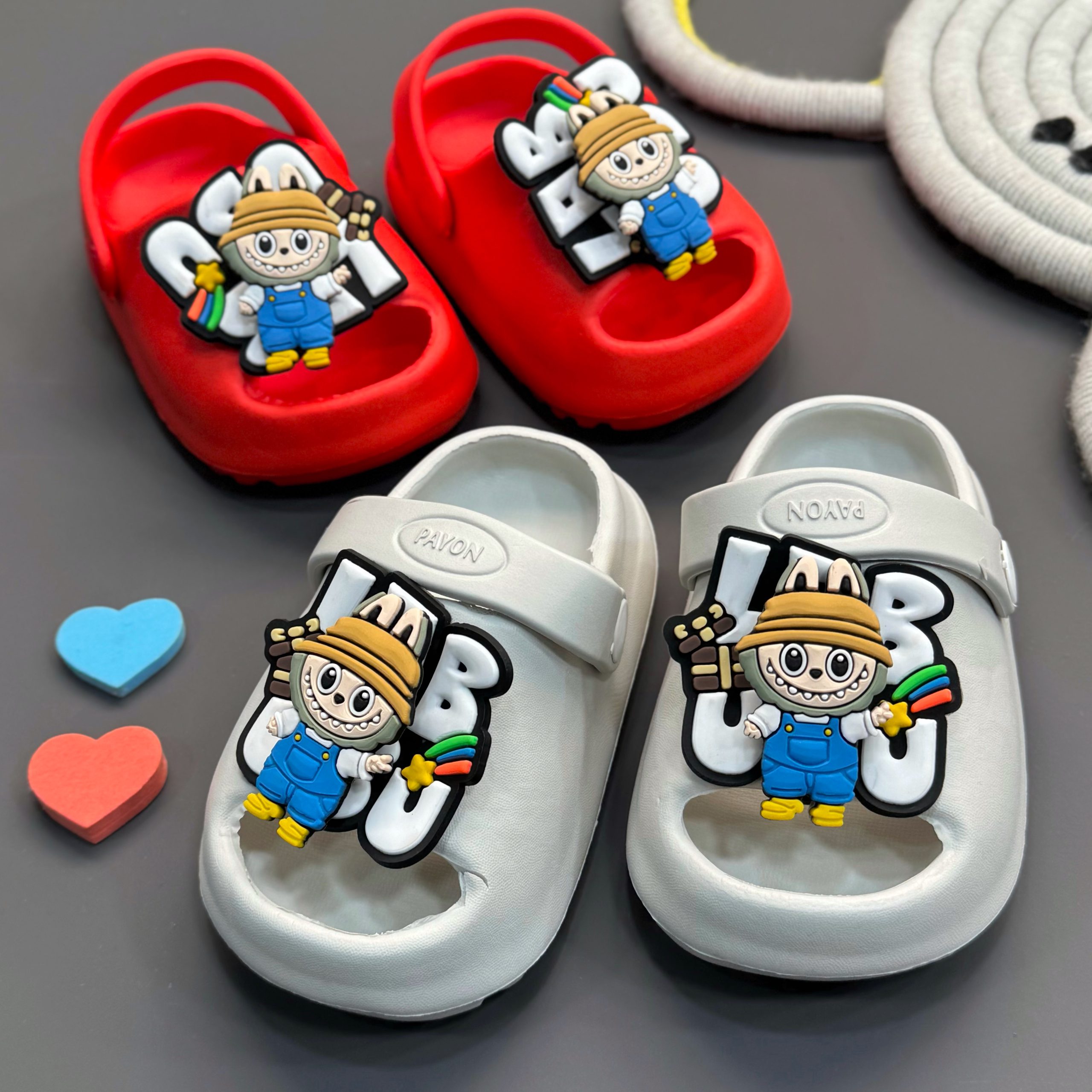 دمپایی لبوبو