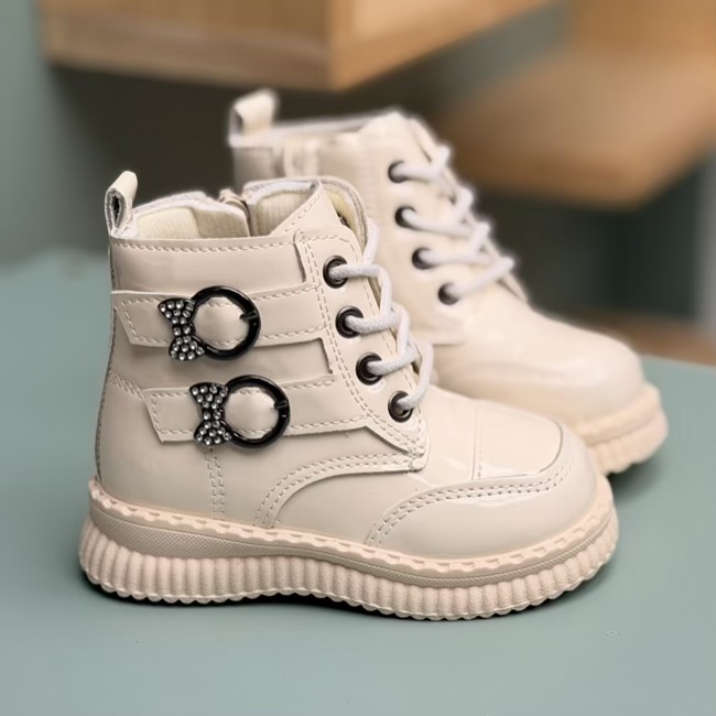 بوت بچگانه ورنی طرح پاپیون نگینی از Kids کد 4090101