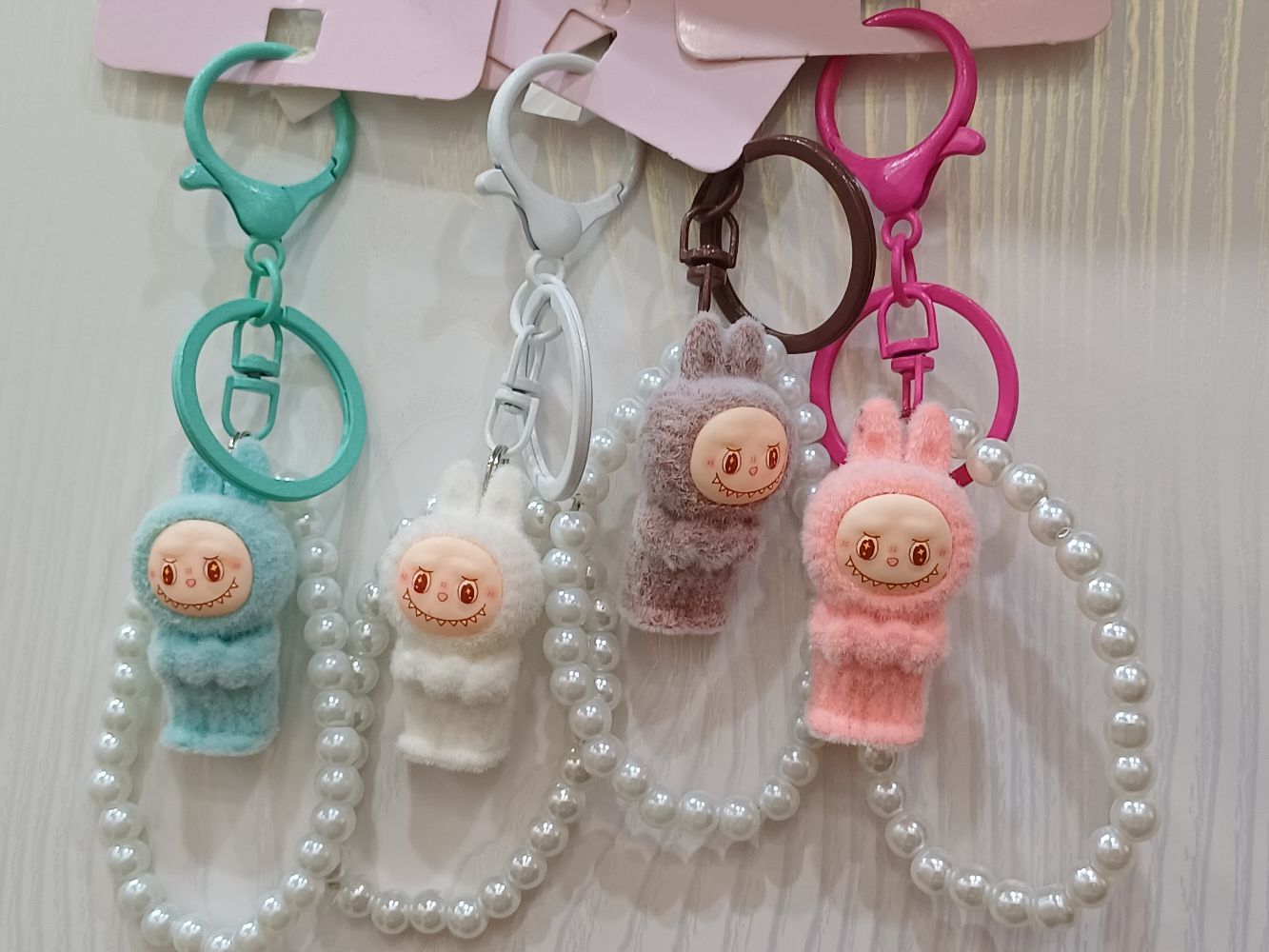 آویز مرواریدی لبو بو