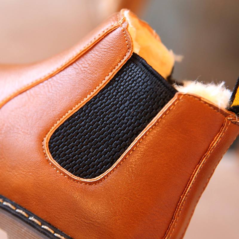 بوت اسپرت فقط قهوه ای