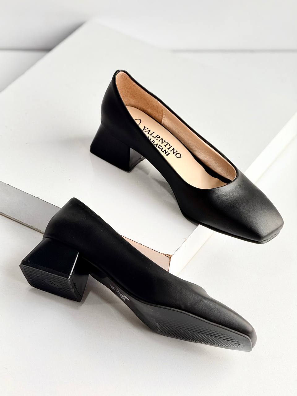 کفش کوک بسته مربع