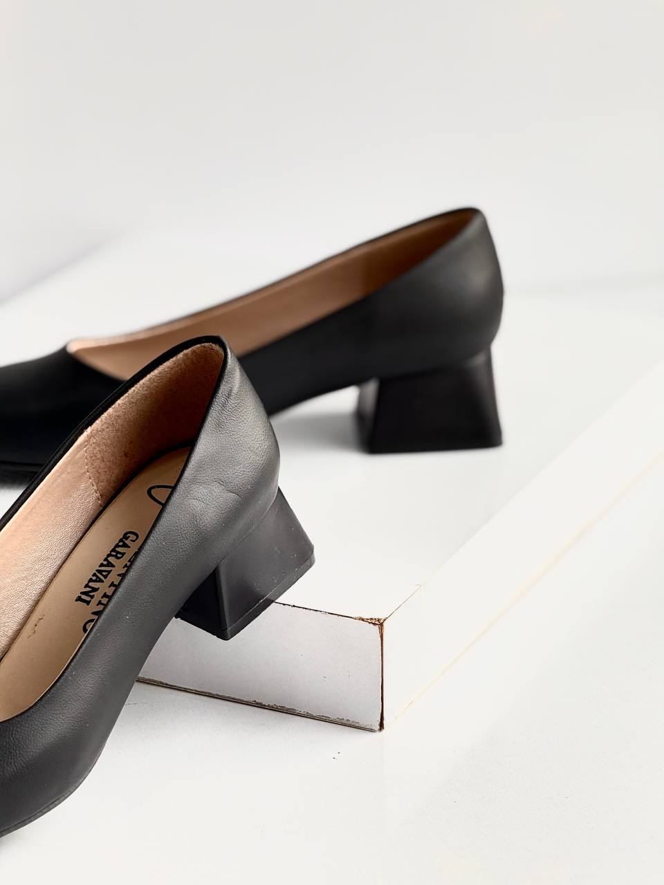 کفش کوک بسته مربع