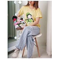 تیشرت دختر خندان